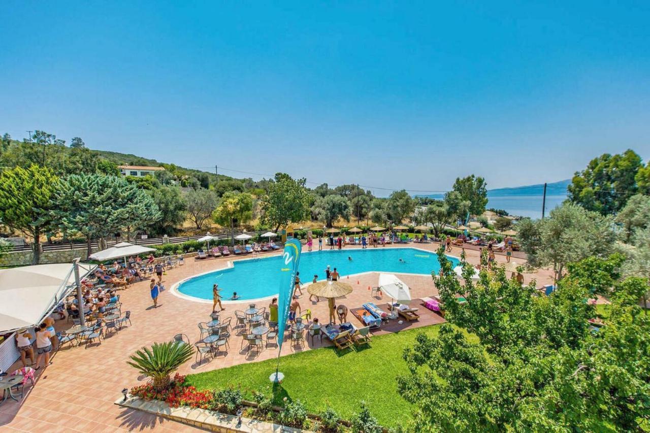 Evia Riviera Resort Amarynthos Buitenkant foto